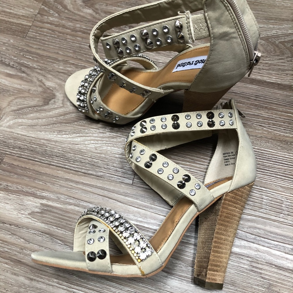 Cream Rhinestone Heels size 8 - Picture 4 of 5